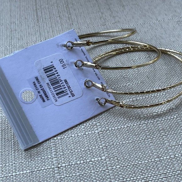 BP Nordstrom Women Earrings Gold Tone Hoop Ear Jewelry Set of 2 Earrings - Picture 8 of 10